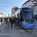 Tram 14 erster Zug mit lächelndem Fahrer